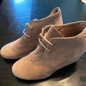 Toms Wedge